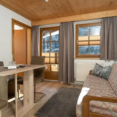 Berggeist Guest house Solden